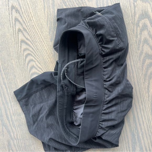 Men’s Lululemon Shorts - Picture 3 of 3